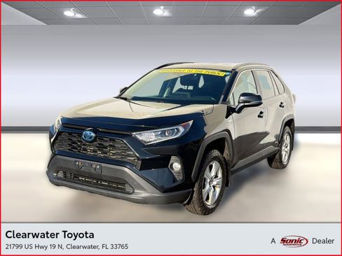 Used 2021 Toyota RAV4 XLE w/ XLE Grade Weather Package AWD/4WD image 1