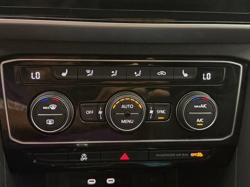 Used 2022 Volkswagen Atlas Cross Sport SE AWD/4WD image 19
