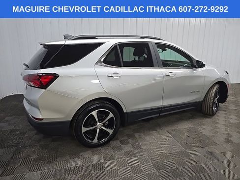 Used 2022 Chevrolet Equinox LT AWD/4WD image 3