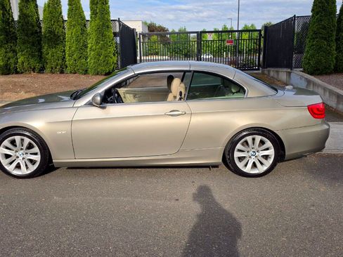 Used 2011 BMW 328i Convertible RWD image 8