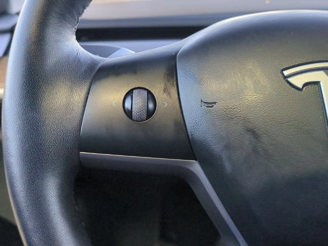 Used 2023 Tesla Model Y Performance AWD/4WD image 12