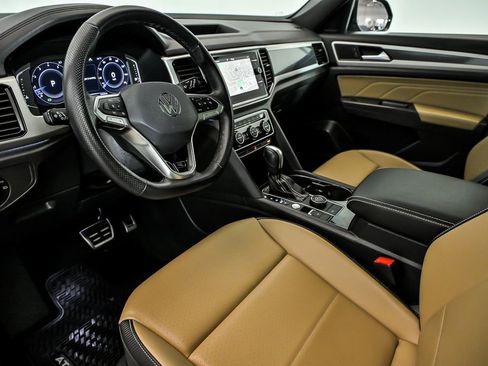 Used 2023 Volkswagen Atlas Cross Sport SEL R-Line image 11