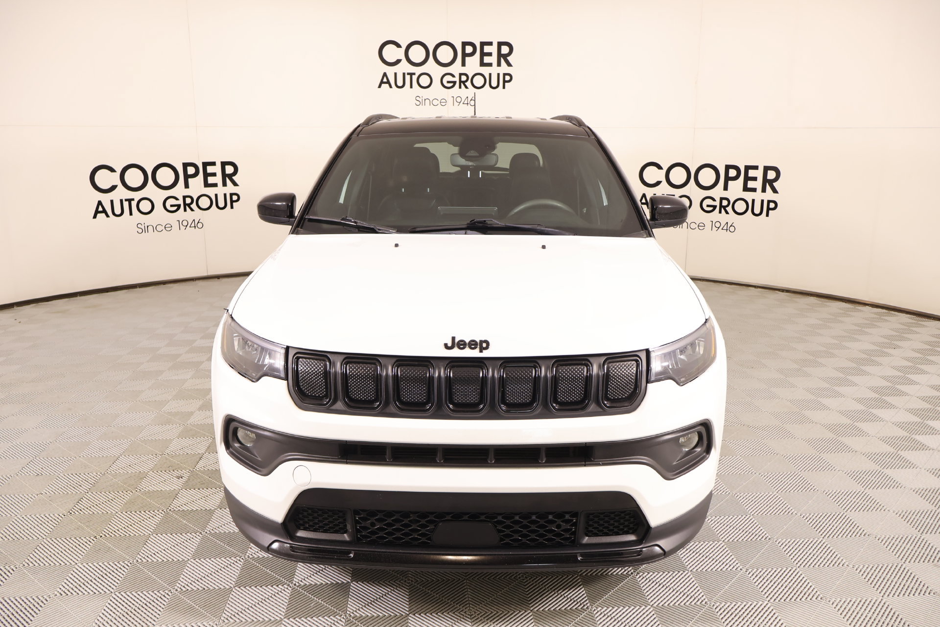 Used 2022 Jeep Compass Latitude FWD image 8