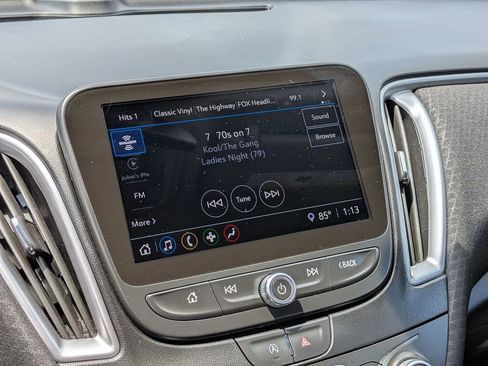 Used 2025 Chevrolet Malibu LT FWD image 22