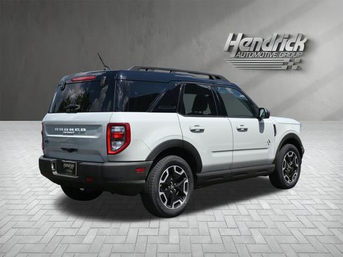 Used 2023 Ford Bronco Sport Outer Banks w/ Tech Package AWD/4WD image 9