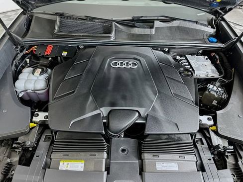 Used 2022 Audi Q8 Premium Plus w/ Premium Plus Package AWD/4WD image 31