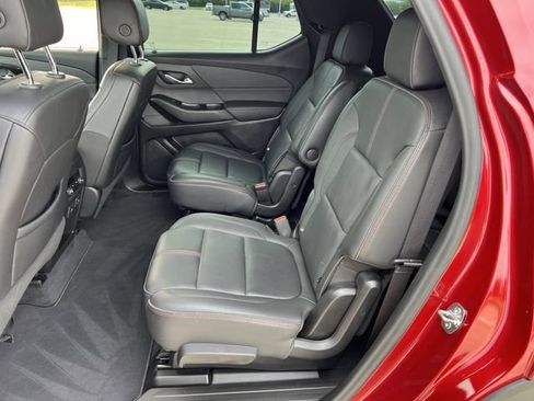 Used 2023 Chevrolet Traverse RS FWD image 24