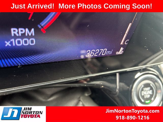Used 2025 Chevrolet Trax RS w/ Sunroof Package FWD image 12