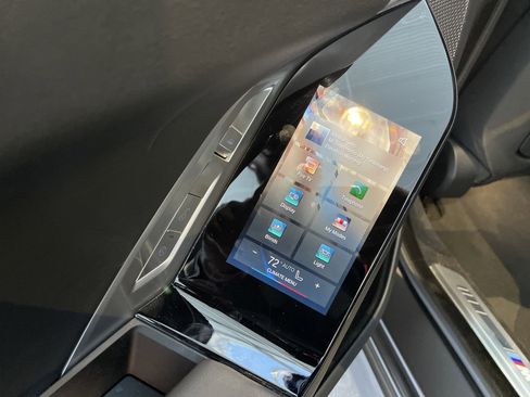 Used 2023 BMW 740i RWD image 38