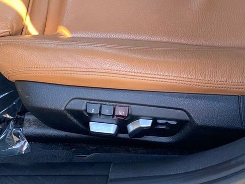 Used 2018 BMW 330i xDrive Sedan w/ Convenience Package image 12