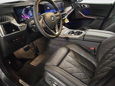 Used 2026 BMW X5 xDrive40i w/ Climate Comfort Package image 9