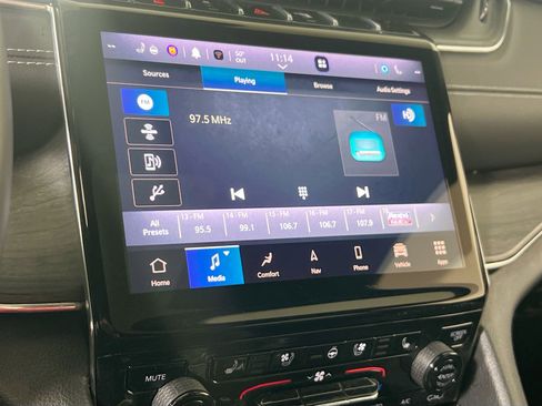 Used 2023 Jeep Grand Cherokee Overland w/ Adv Protech Group III image 15