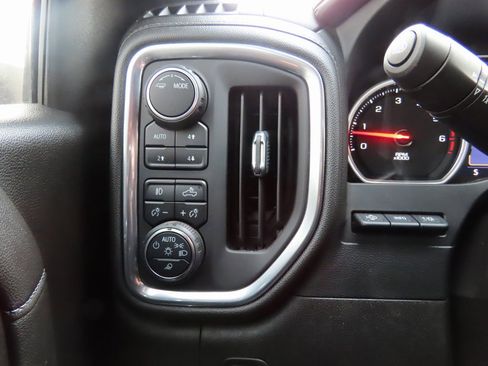 Used 2022 Chevrolet Silverado 1500 High Country image 39