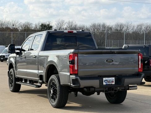 New 2026 Ford F250 Lariat w/ Black Appearance Package image 28