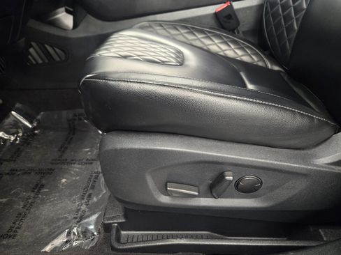 Certified 2024 Ford Edge Titanium image 23