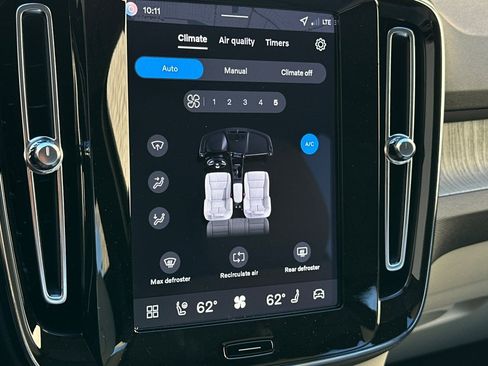 New 2026 Volvo XC40 B5 Ultra w/ Climate Package AWD/4WD image 23