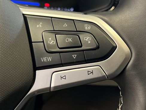 Certified 2025 Volkswagen Taos S FWD image 21
