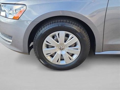Used 2014 Volkswagen Passat 1.8T S FWD image 22