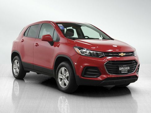 Used 2020 Chevrolet Trax LS w/ Tint and Cruise Package AWD/4WD image 7