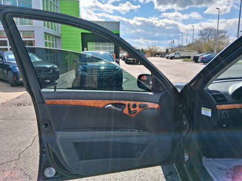 Used 2006 Mercedes-Benz E 350 4MATIC Sedan w/ Premium Pkg image 18