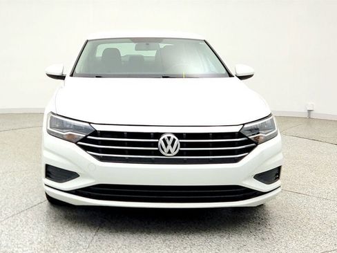 Used 2019 Volkswagen Jetta R-Line FWD image 2