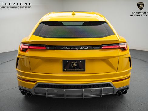 Used 2022 Lamborghini Urus image 15