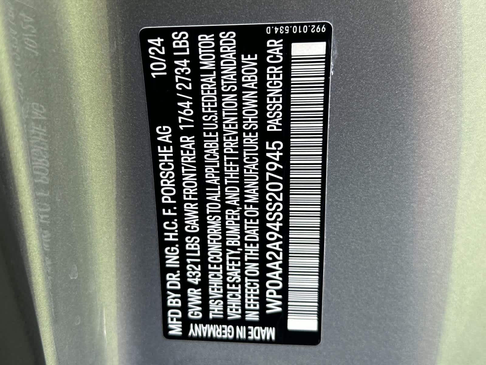 Certified 2025 Porsche 911 Carrera RWD image 32