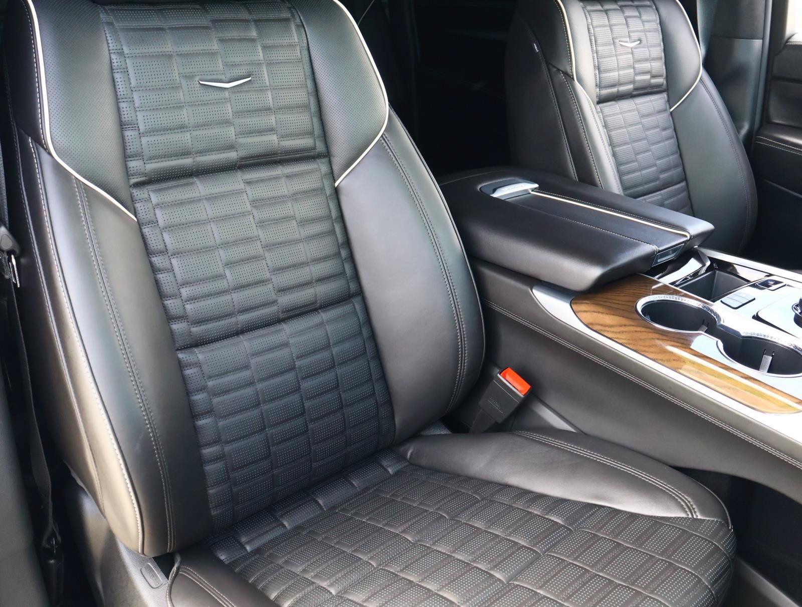 Certified 2026 Cadillac Escalade ESV Platinum Sport w/ LPO, ONYX Package AWD/4WD image 25