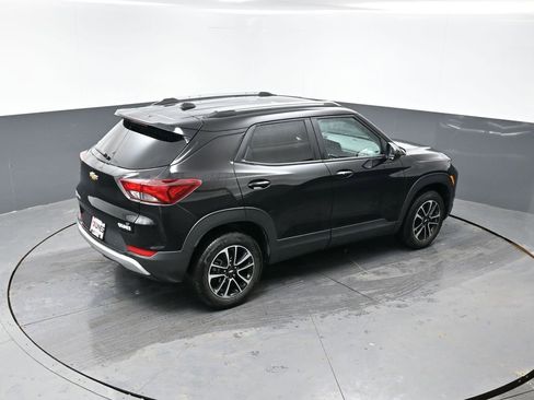Used 2025 Chevrolet TrailBlazer LT w/ Driver Confidence Package image 38