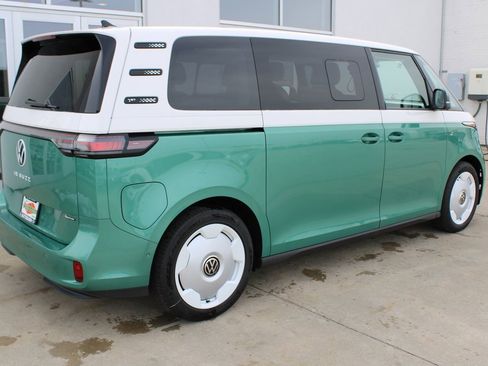 New 2025 Volkswagen ID. Buzz 1st Edition image 6
