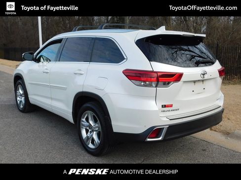 Used 2018 Toyota Highlander Limited image 3