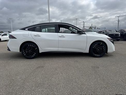 New 2026 Nissan Sentra SR w/ SR All Weather Package FWD image 7