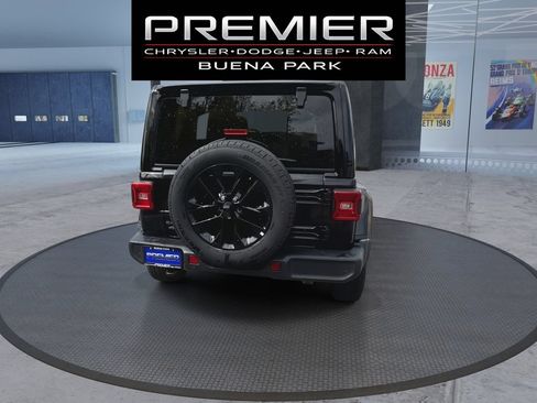 Used 2025 Jeep Wrangler Unlimited Sahara w/ Safety Group AWD/4WD image 7