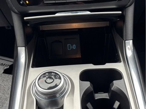 Used 2020 Ford Explorer XLT w/ Equipment Group 202A image 26