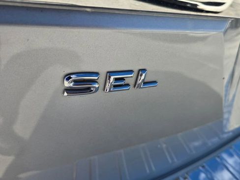 Used 2019 Volkswagen Atlas SEL image 14