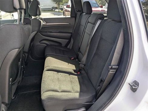 Certified 2016 Jeep Grand Cherokee Laredo w/ Quick Order Package 23E image 12