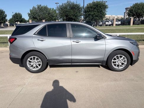 Used 2024 Chevrolet Equinox LS w/ Driver Confidence II Package FWD image 3