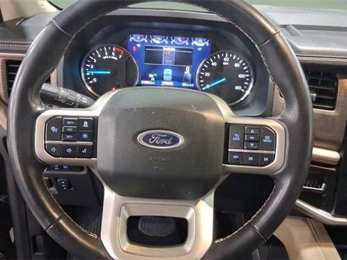 Used 2024 Ford Expedition Limited image 13