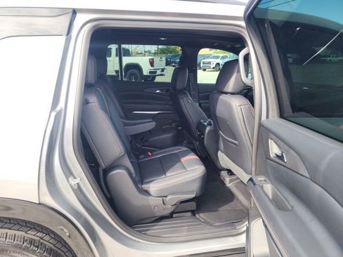 New 2026 Chevrolet Traverse RS w/ LPO, Floor Liner Package FWD image 29