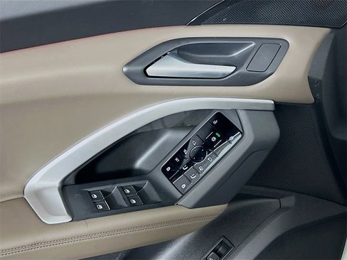 New 2025 Audi Q5 Premium image 18