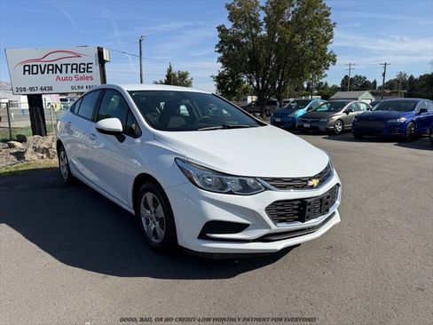 Used 2017 Chevrolet Cruze LS FWD image 1