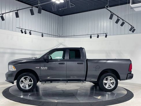 Used 2017 RAM 1500 Express w/ Express Value Package AWD/4WD image 11