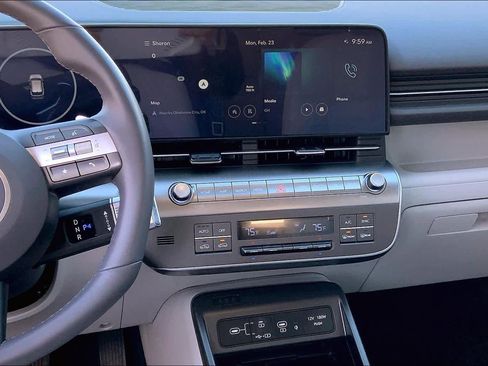 Used 2025 Hyundai Kona SEL image 7