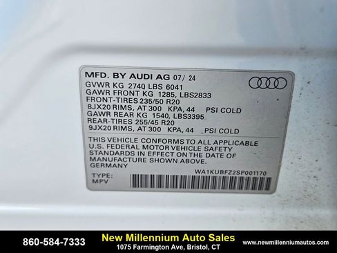 Used 2025 Audi Q4 e-tron Premium w/ Convenience Package image 33