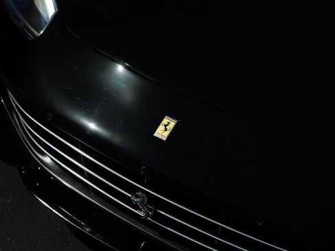 Used 2018 Ferrari GTC4Lusso AWD/4WD image 47