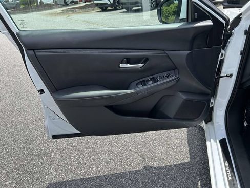 Used 2025 Nissan Sentra SV FWD image 14