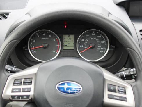 Used 2015 Subaru Forester 2.5i Premium w/ All-Weather Package AWD/4WD image 9