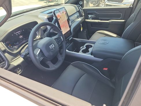 New 2026 RAM 2500 Laramie AWD/4WD image 3