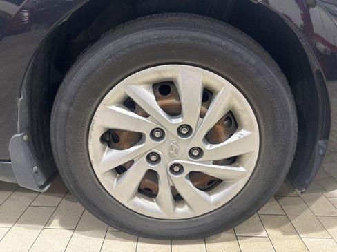 Used 2020 Hyundai Elantra SE FWD image 5