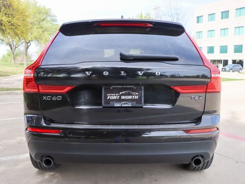 Used 2021 Volvo XC60 T6 Momentum w/ Premium Package image 6